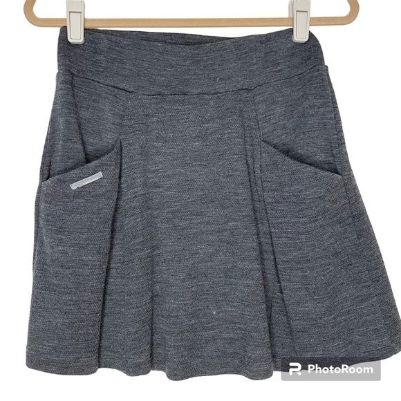Icebreaker Gray Skirt Merino Wool Sporty Athletic Layer Mini Short Size Small - Picture 1 of 15